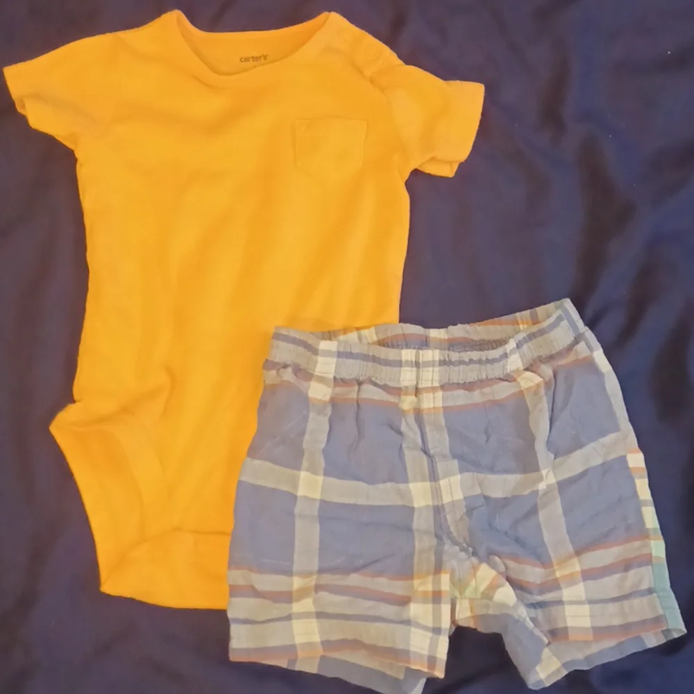 Carter's Short set - Picture 1 of 1